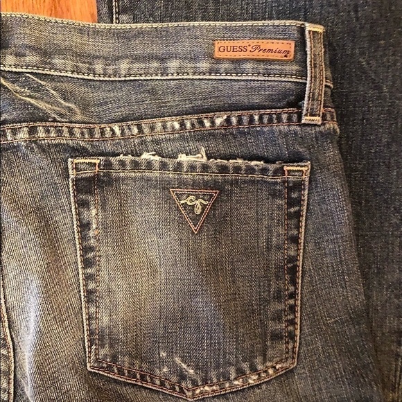 GUESS Premium Distressed Jeans Size 10 Long Neutral Travel Jeans  Timeless - Picture 3 of 10